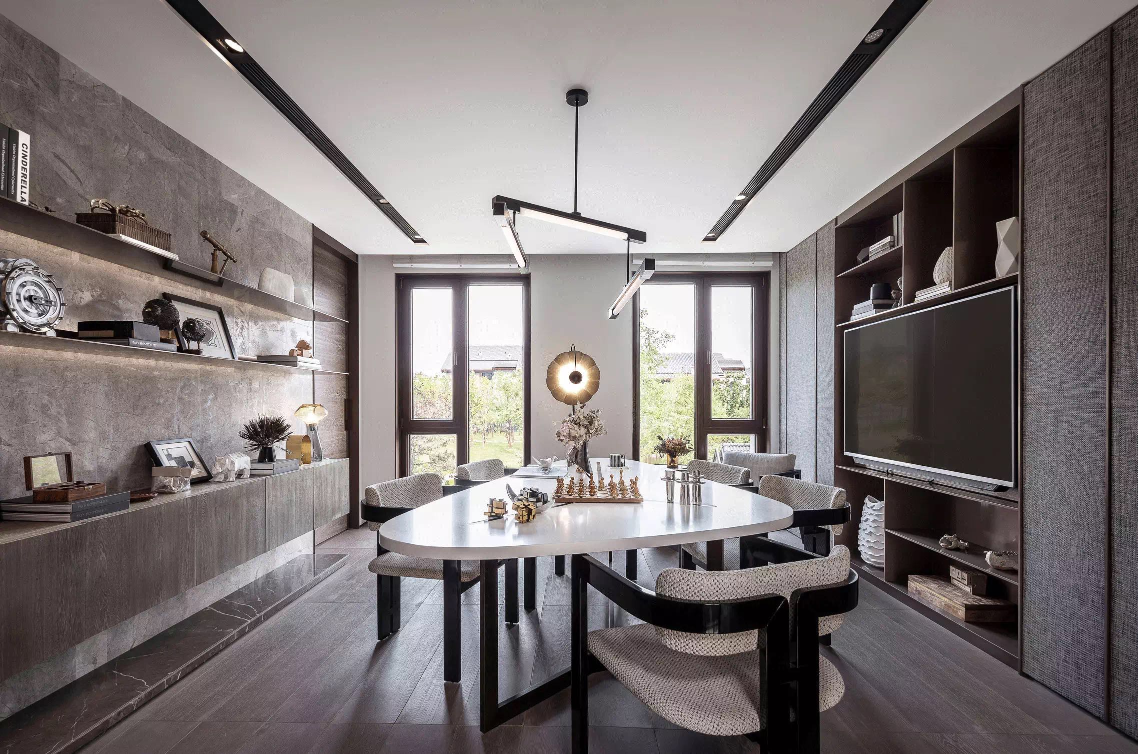 使用木材制成鋁包木窗，等同于做慈善